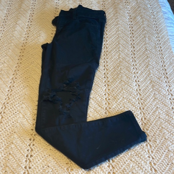 American Eagle Outfitters Denim - American eagle size 6 regular ripped skinny jeans